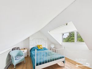 Loft Room- click for photo gallery